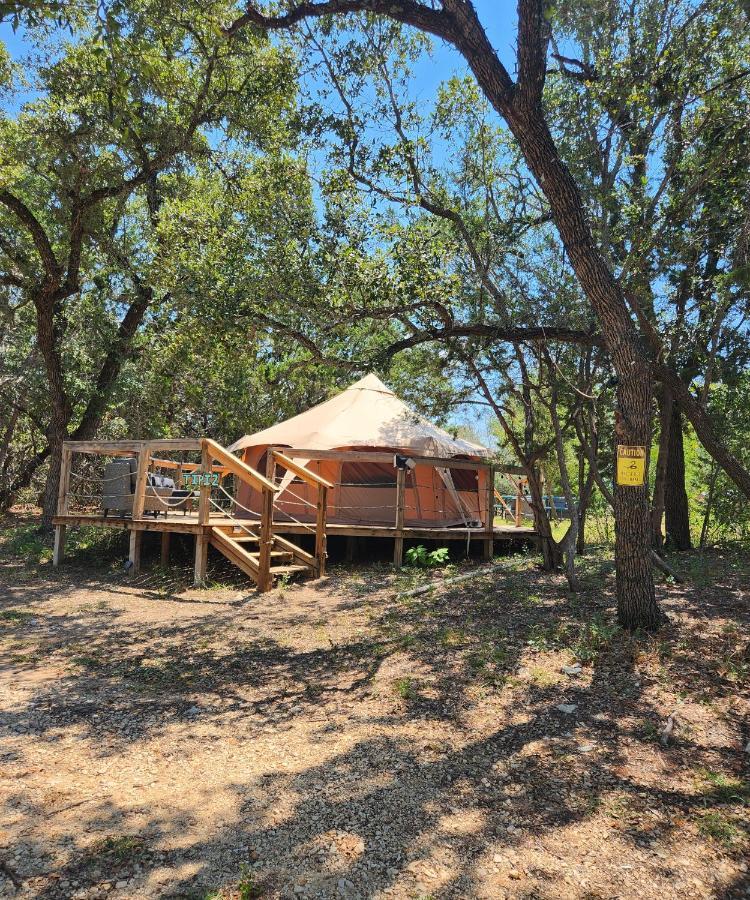 Hotel Al'S Hideaway Glamping Tents Pipe Creek Zewnętrze zdjęcie