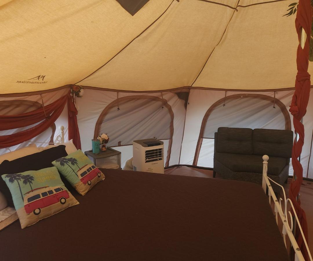 Hotel Al'S Hideaway Glamping Tents Pipe Creek Zewnętrze zdjęcie