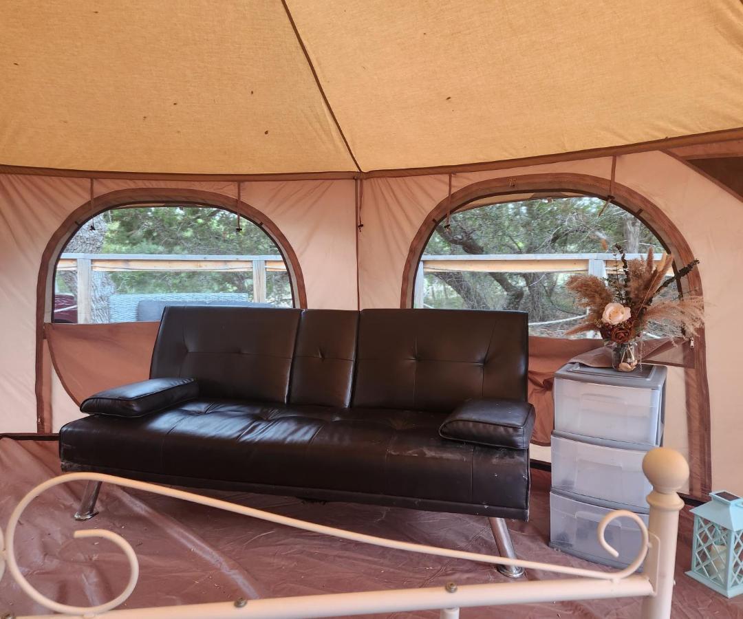 Hotel Al'S Hideaway Glamping Tents Pipe Creek Zewnętrze zdjęcie