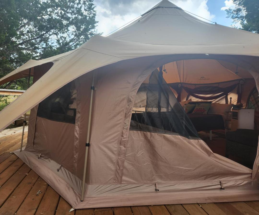 Hotel Al'S Hideaway Glamping Tents Pipe Creek Zewnętrze zdjęcie