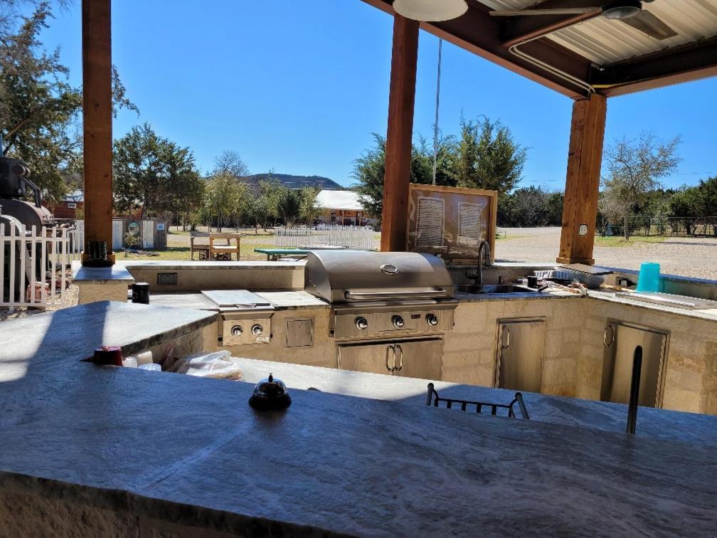 Hotel Al'S Hideaway Glamping Tents Pipe Creek Zewnętrze zdjęcie